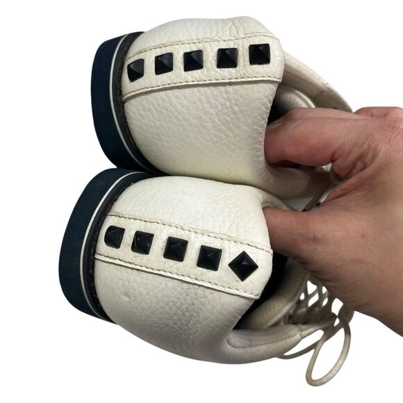 Welcome to my closet. - Picture 10 of 10